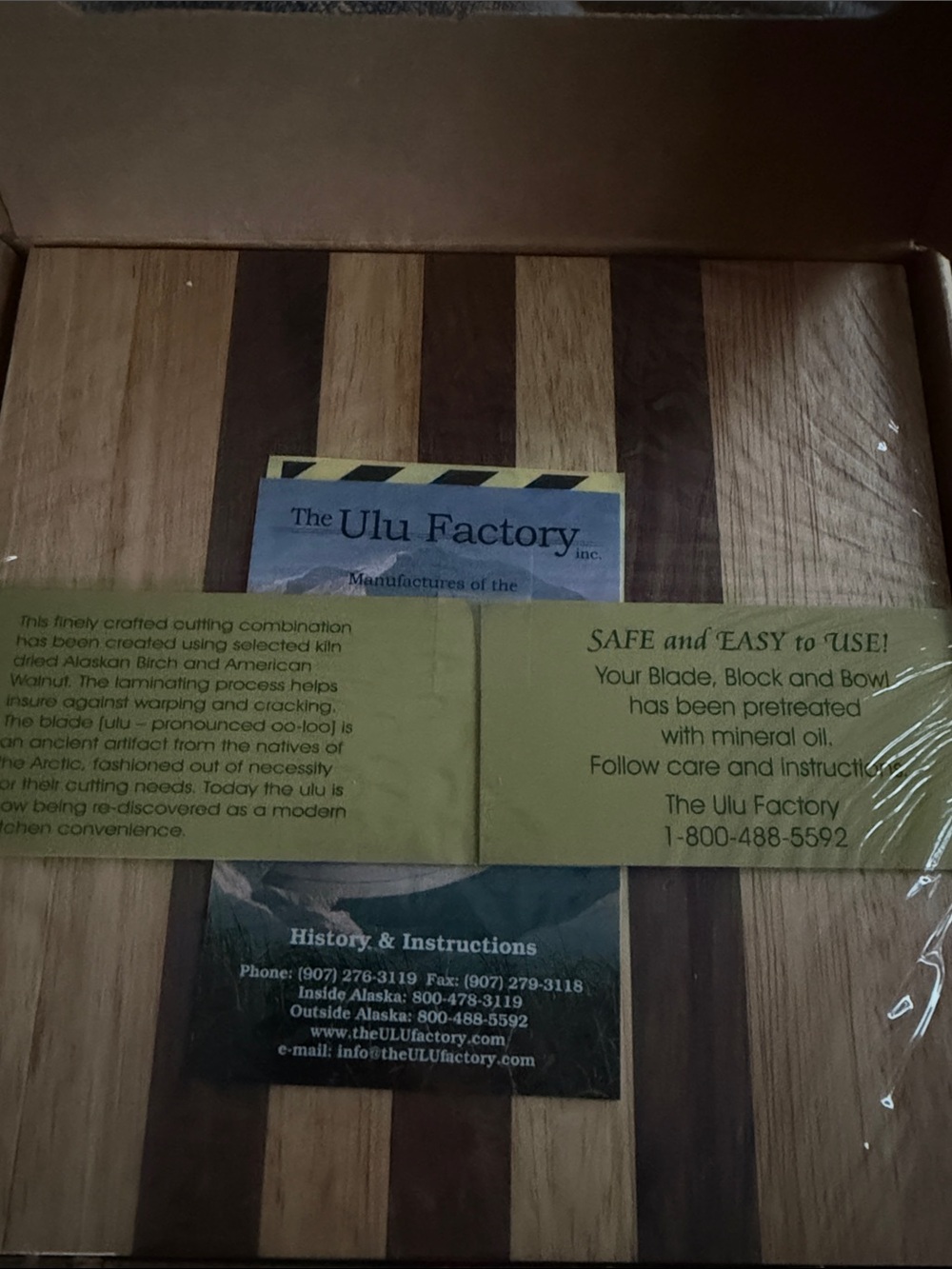 ULU Factory Alaska Ulu Knife & Wood Board Set and knife stand. NWT - Picture 6 of 7